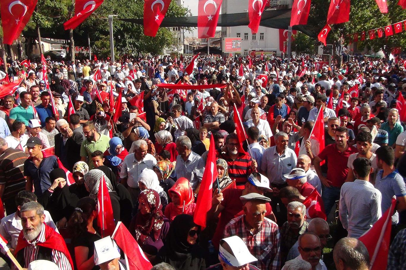 “Darbe girişimi sonrası kimin dost, kimin düşman olduğunu gördük” “Darbe girişimi sonrası kimin dost, kimin düşman olduğunu gördük”